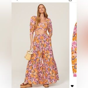 Something navy puff floral top